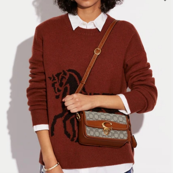 Coach Studio 19 - Picture 12 of 12